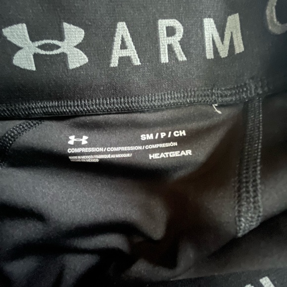 Under Armour Spandex shorts. Size: S - Picture 3 of 3